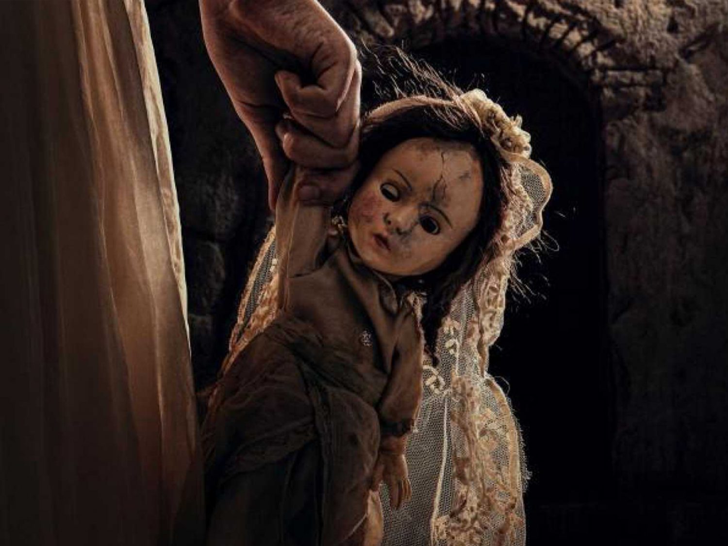 Película La niña de la comunión . Campaña